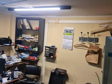 Galpón en venta - Sala de trabajo - 2 Baños - Oficina - Depósito - 339Mts2 - Quilmes