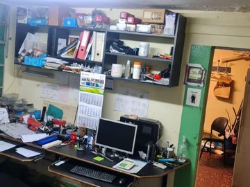 Galpón en venta - Sala de trabajo - 2 Baños - Oficina - Depósito - 339Mts2 - Quilmes