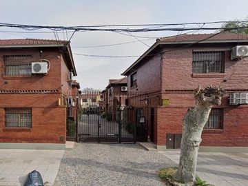 EXCELENTE DUPLEX CON COCHERA EN BANFIELD ESTE
