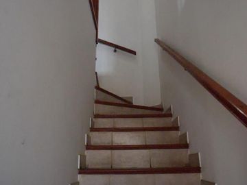 EXCELENTE DUPLEX CON COCHERA EN BANFIELD ESTE