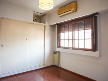EXCELENTE DUPLEX CON COCHERA EN BANFIELD ESTE