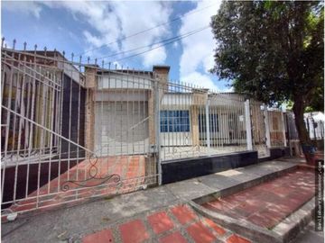 ESPECTACULAR CASA EN EL BARRIO LA VICTORIA