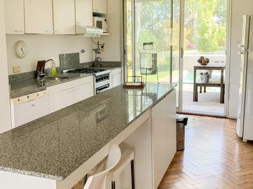 Venta casa Fisherton Pasos del Jockey barrio cerrado