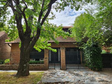 Casa a la venta en Martinez calle cortada Madero 2000 de Libertador al rio