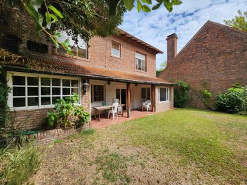 Casa a la venta en Martinez calle cortada Madero 2000 de Libertador al rio