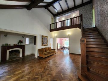 Casa a la venta en Martinez calle cortada Madero 2000 de Libertador al rio