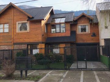 EN VENTA CASA EN PH 3 DORM, ESCRITORIO,QUINCHO CON PARRILLA Y GARACHE