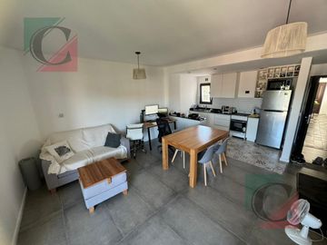 Departamento 2 ambientes con cochera en Lanús Oeste