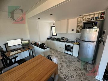 Departamento 2 ambientes con cochera en Lanús Oeste