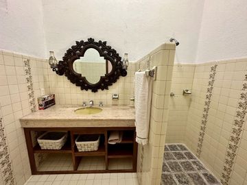 Casa colonial amueblada en venta en el centro de Mérida.