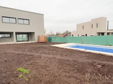 Venta Casa - Barrio Privado San Pablo - Pilar / A Estrenar - Luminosa