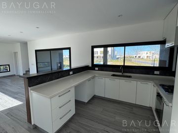 Venta Casa - Barrio Privado San Pablo - Pilar / A Estrenar - Luminosa