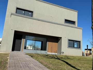 Venta Casa - Barrio Privado San Pablo - Pilar / A Estrenar - Luminosa