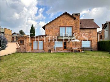 VENTA DE CASA EN SAN JOSÉ DE BAVARIA, 800 M2 POR $1.980'000.000