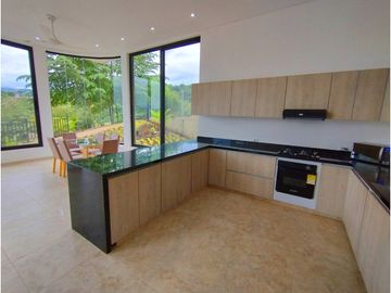 VENTA DE CASA EN ANAPOIMA, LOTE DE 600 M2 POR $1.500'000.000