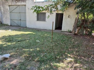 Casa en venta - 2 dormitorios 1 baño - 140mts2 - Gonnet
