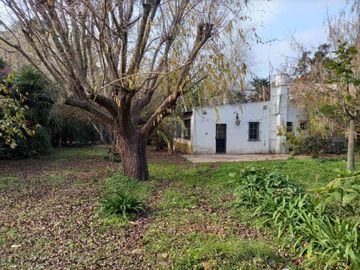 Casa en venta - 2 dormitorios 1 baño - 140mts2 - Gonnet