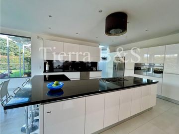 VENTA DE CASA EN SAN SIMÓN, 419 M2 POR $3.600'000.000