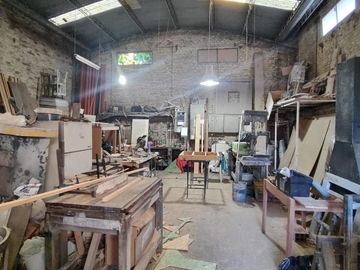 VENTA GALPON CON ESPACIO PARA COCHERA EN ECHESORTU