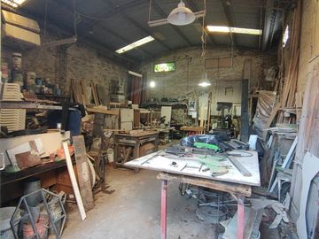VENTA GALPON CON ESPACIO PARA COCHERA EN ECHESORTU