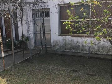 Casa Venta - 2 dormitorios 1 baño 3 cocheras - 85mts2 - Ezpeleta, Quilmes