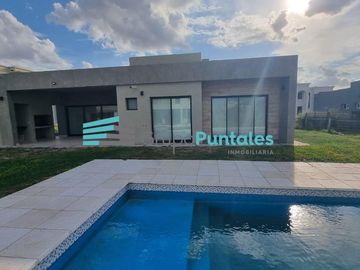 Casa en una planta con 5 Dormitorios en Barrio Lagos de Canning c piscina de 8 x 4 metros