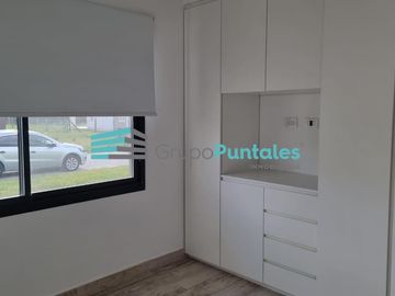 Casa en una planta con 5 Dormitorios en Barrio Lagos de Canning c piscina de 8 x 4 metros