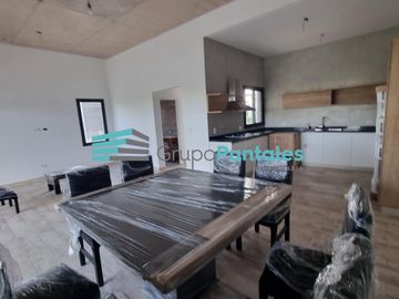 Casa en una planta con 5 Dormitorios en Barrio Lagos de Canning c piscina de 8 x 4 metros