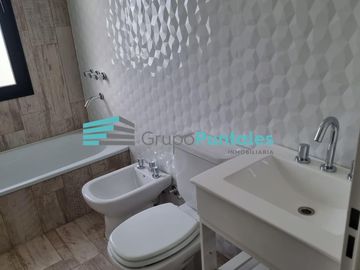 Casa en una planta con 5 Dormitorios en Barrio Lagos de Canning c piscina de 8 x 4 metros