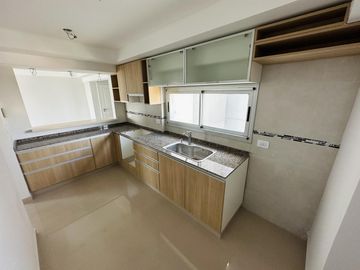 Venta departamento tres ambientes al frente en Remedios de Escalada