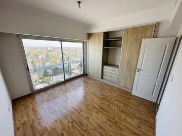 Venta departamento tres ambientes al frente en Remedios de Escalada