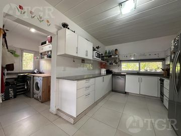 Casa en barrio cerrado La Comarca