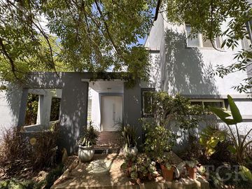 Casa en barrio cerrado La Comarca