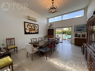Casa en barrio cerrado La Comarca