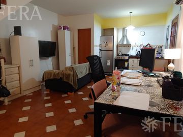 Venta de departamento de 4 ambientes con patio en Wilde
