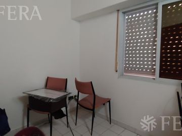 Venta de departamento de 4 ambientes con patio en Wilde