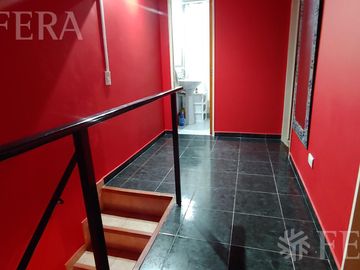 Venta de departamento de 4 ambientes con patio en Wilde