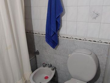 Venta de departamento de 4 ambientes con patio en Wilde