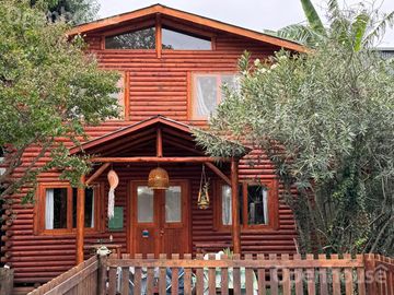 VENTA CASA MULTIFAMILIAR CON PILETA