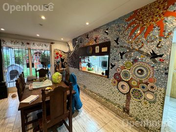 VENTA CASA MULTIFAMILIAR CON PILETA