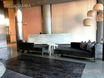 IMPECABLE DUPLEX  CON COCHERA. SOBRE AV. DEL LIBERTADOR,  (OLIVOS).