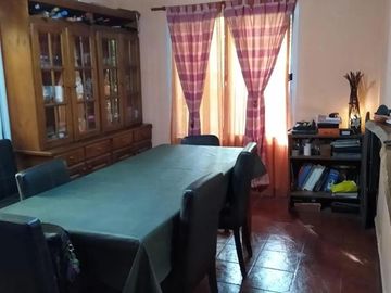 Casa en venta - 2 Dormitorios 1 Baño - Cocheras - 1.900Mts2 - Cañuelas