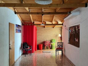 VENTA CASA QUINTAS DE ARGUELLO 3 dormitorios, 3 baños (1 en suite), cochera p/2 autos