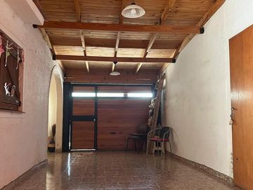 VENTA CASA QUINTAS DE ARGUELLO 3 dormitorios, 3 baños (1 en suite), cochera p/2 autos