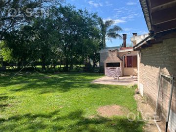 VENTA CASA QUINTAS DE ARGUELLO 3 dormitorios, 3 baños (1 en suite), cochera p/2 autos