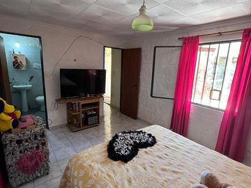 VENTA CASA QUINTAS DE ARGUELLO 3 dormitorios, 3 baños (1 en suite), cochera p/2 autos