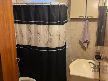 VENTA CASA QUINTAS DE ARGUELLO 3 dormitorios, 3 baños (1 en suite), cochera p/2 autos