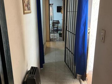 VENTA CASA QUINTAS DE ARGUELLO 3 dormitorios, 3 baños (1 en suite), cochera p/2 autos
