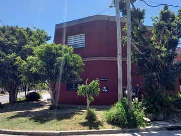 Casa en venta - 4 Dormitorios 2 Baños - 180Mts2 - Avellaneda