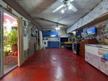 Casa en venta - 4 Dormitorios 2 Baños - 180Mts2 - Avellaneda